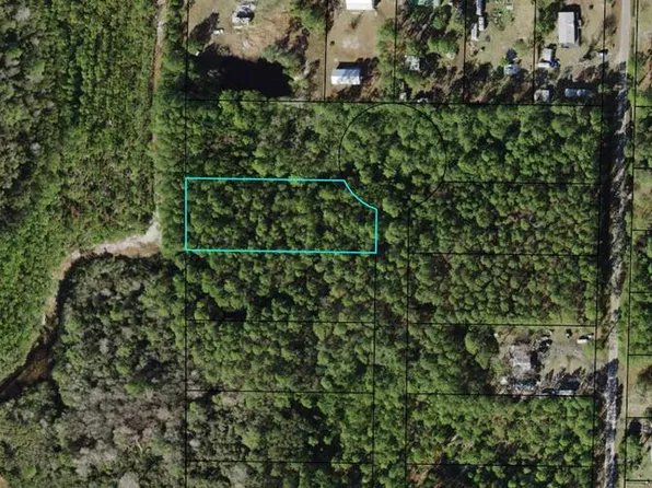 109 Delaine Cir, Eastpoint, FL 32328