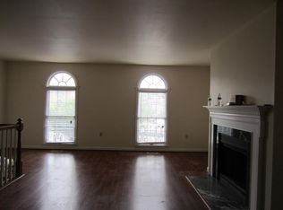 8 Victoria Sq, Frederick, MD 21702