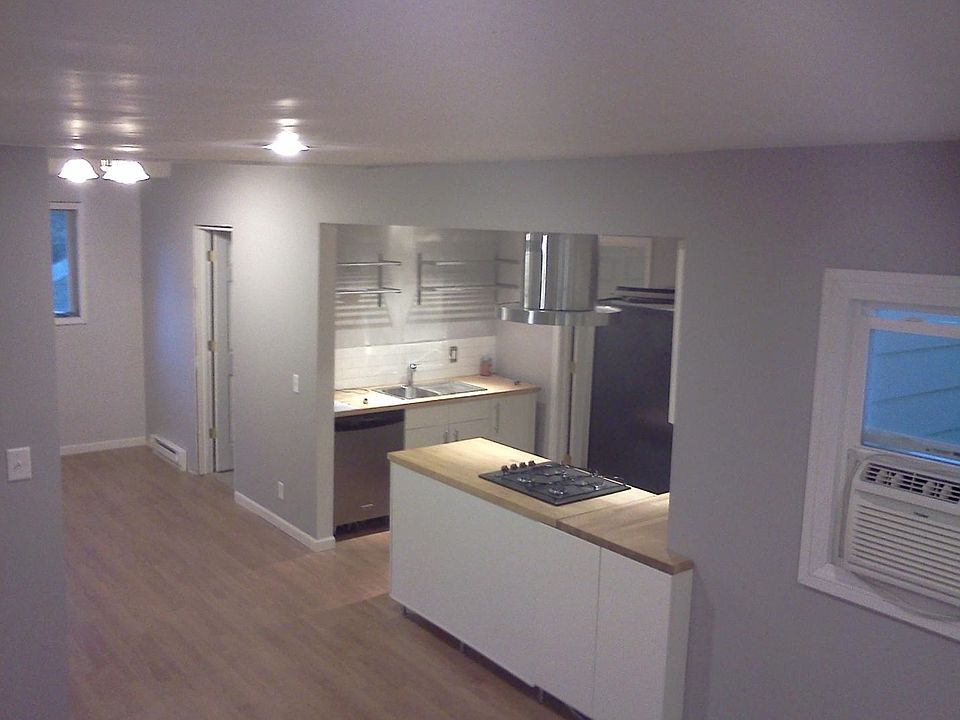 2nd image of 207 Locust St N