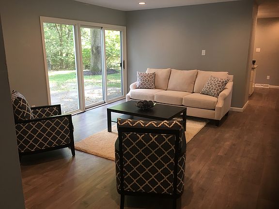 5th image of 214 River Bend Dr