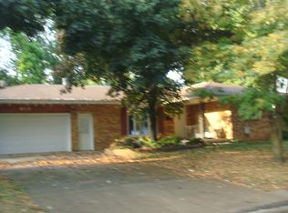 613 Stoddard Ct, Monticello, IL 61856
