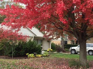 1362 Warrington Rd, Deerfield, IL 60015