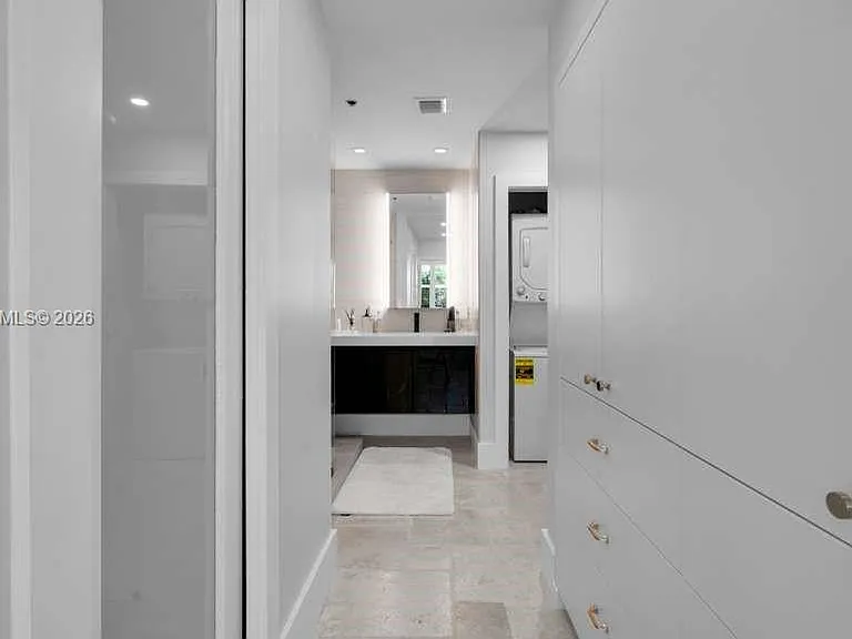 6917 Collins Ave #L-107 — Photo 21