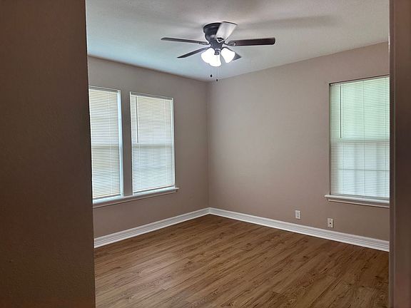 5th image of 905 Ronald Dr