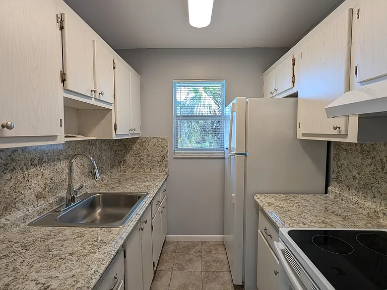 2301 SE 4th St #12 — Photo 14