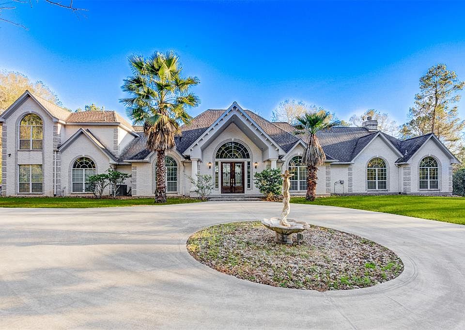 1st image of 209 Forest Wind Cir
