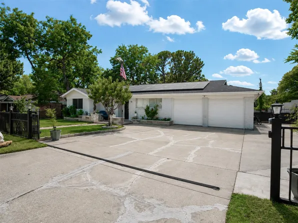 500 Oakwood Dr, Euless, TX 76040