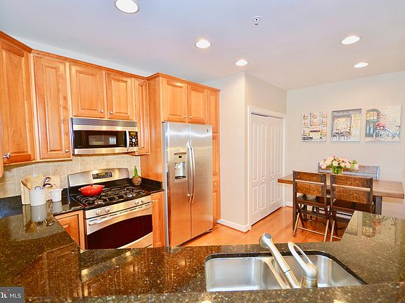 5th image of 400 Cameron Station Blvd APT 428