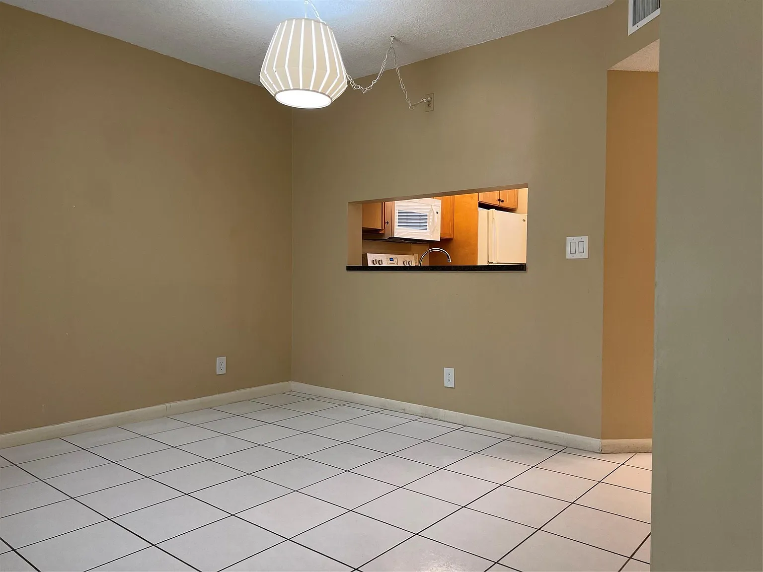2 bed, 2.0 bath, 805 sqft, $1,950 — Photo 4
