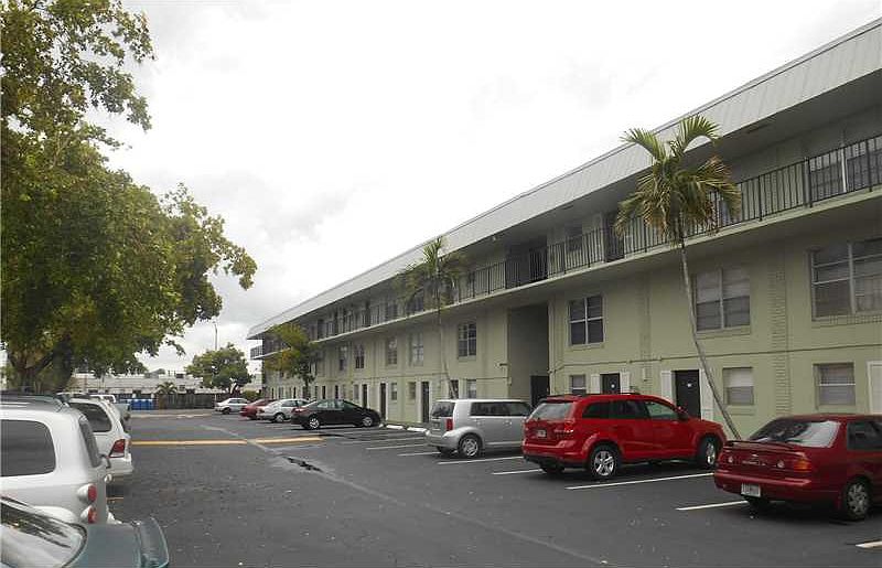1st image of 801 W Oakland Park Blvd APT B8