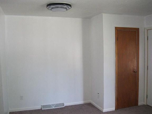 5th image of 549 Dee Ave
