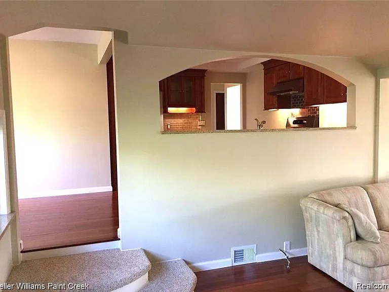 1886 Ruby Ave — Photo 8