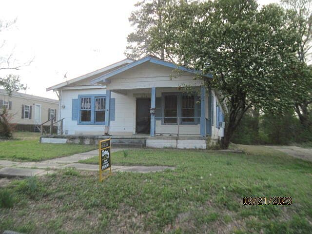 1st image of 216 N Smith Ave