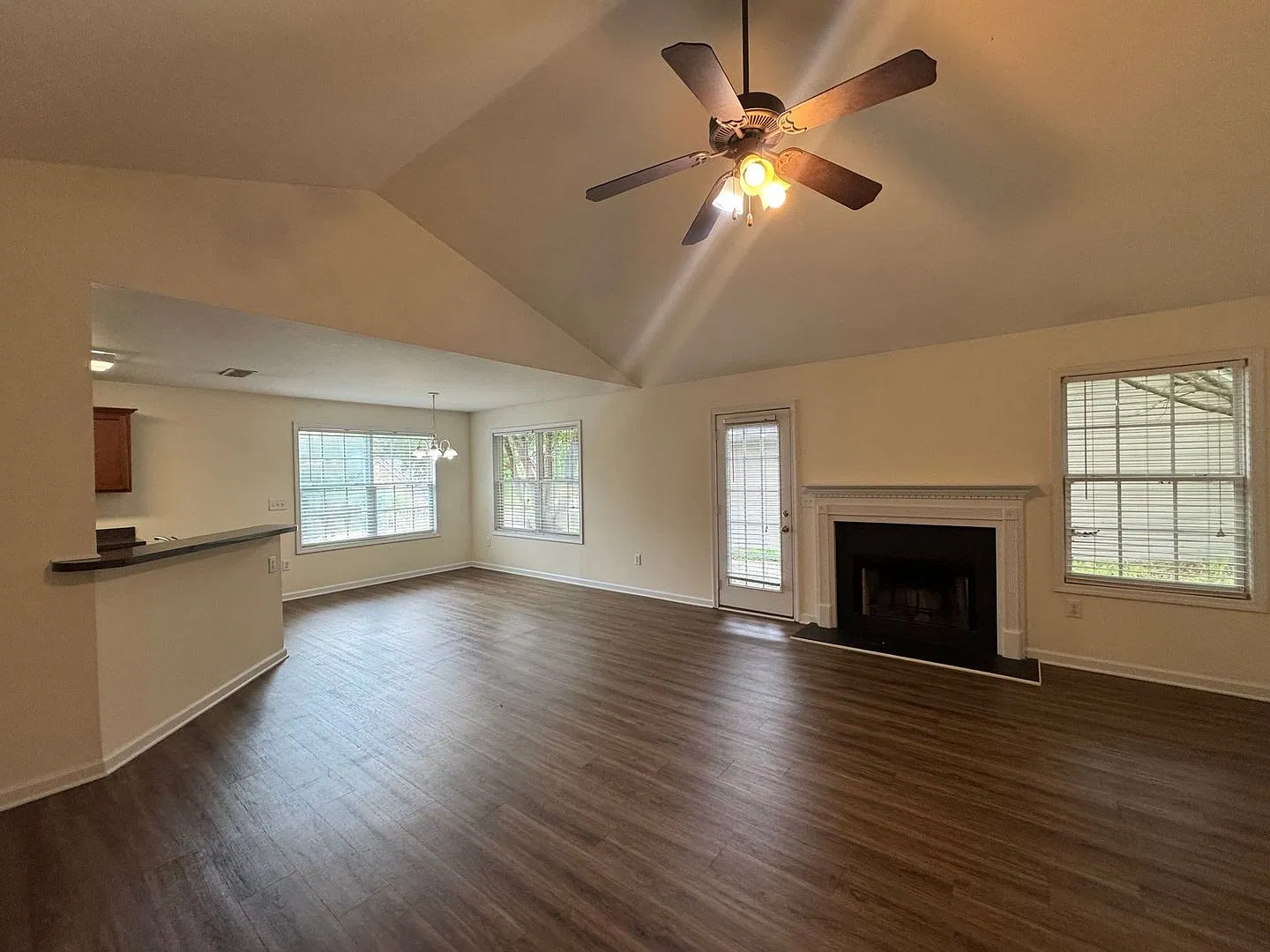 Pre-Leasing For August 10th 2027! — Photo 2