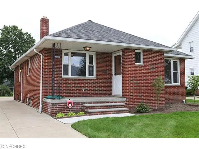 10716 S Highland Ave photo 1