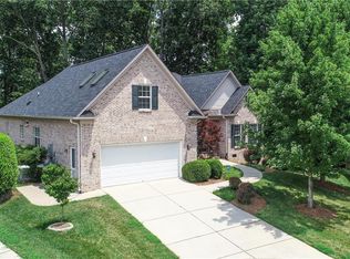 34 Bluff Ridge Ct, Greensboro, NC 27455