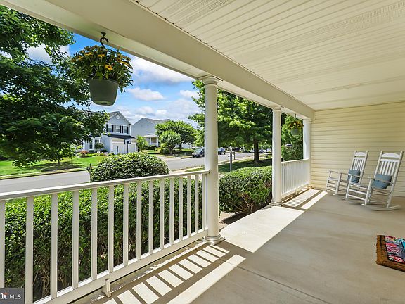 3rd image of 12292 Grimsby Ln