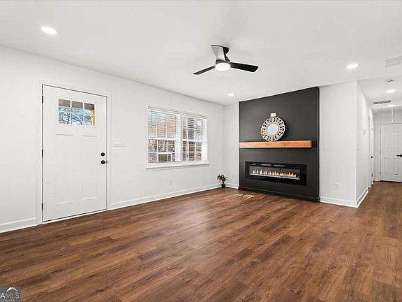 5th image of 3770 Larkspur Ter