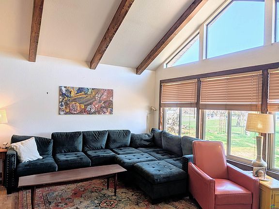 3rd image of 705-040 Indale Dr