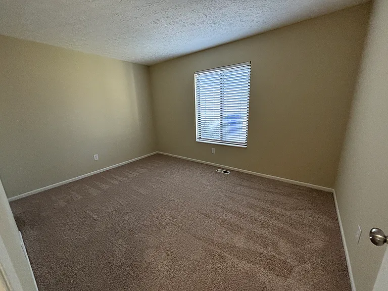 1826 Stoneview Ct — Photo 16