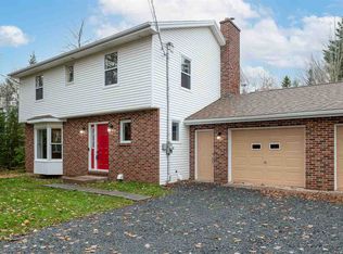 4 Springreen Dr, Enfield, NS B2T1E3