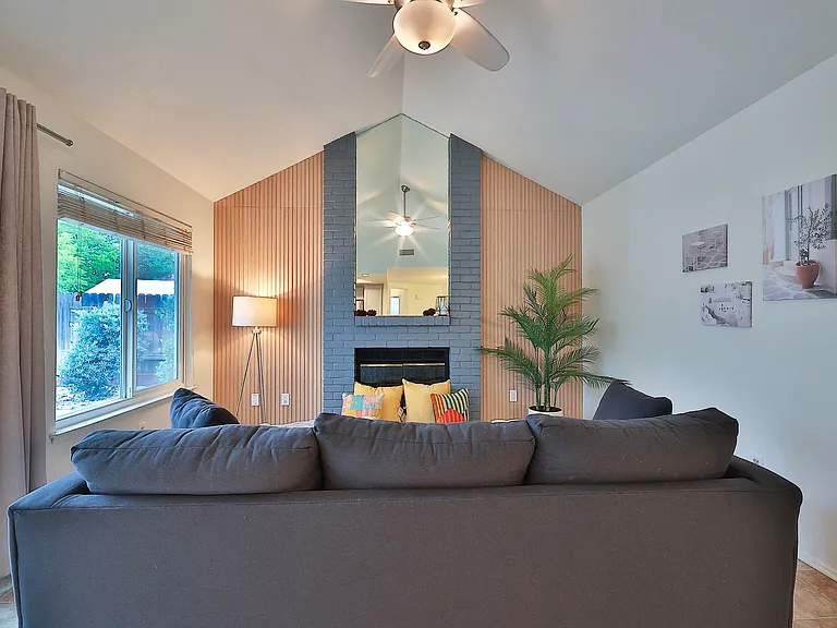 115 Rambling Dr — Photo 19