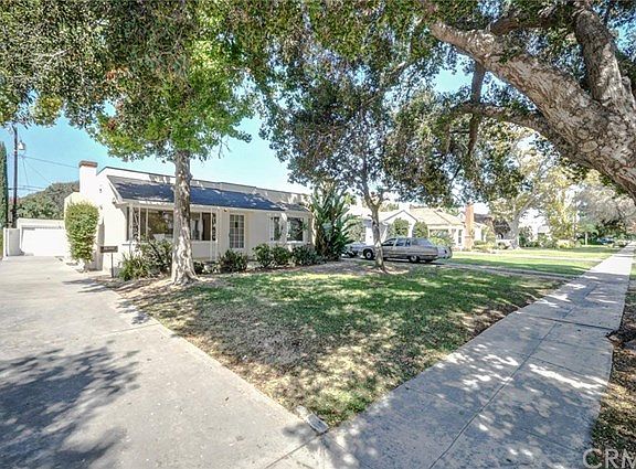 3rd image of 2408 Santiago St