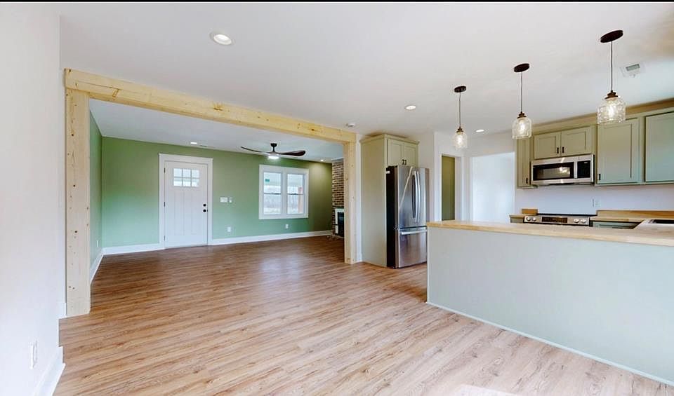 1st image of 6115 Zander Rd