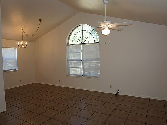 3rd image of 311 Avenue Q