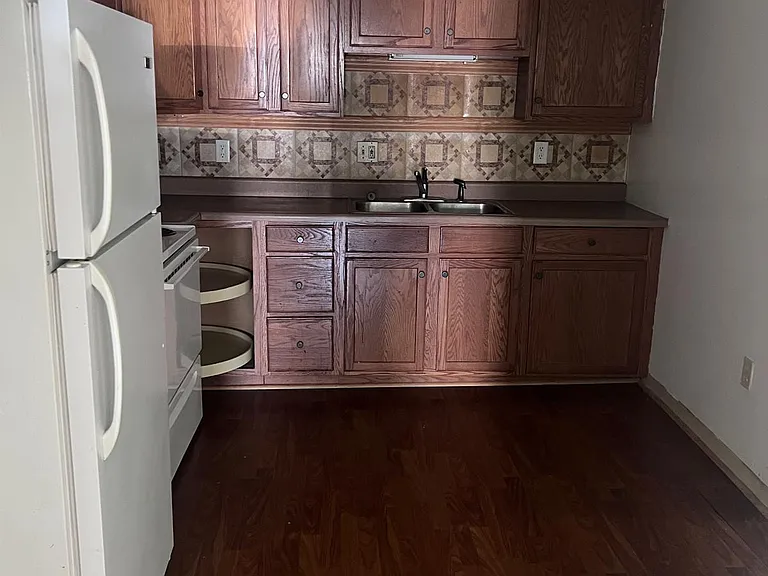 505 N Pitt St #1 — Photo 3