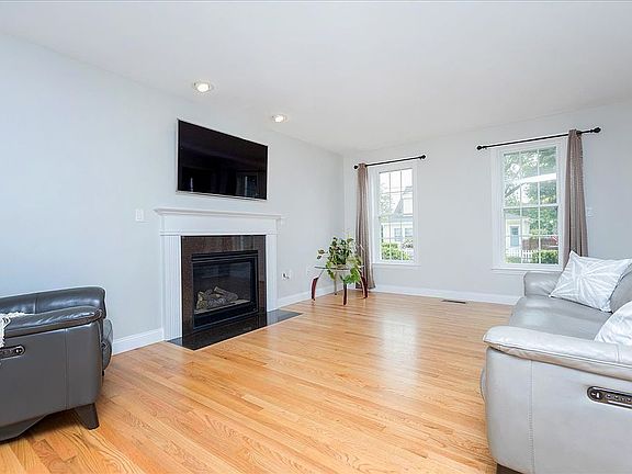 Spacious Family Room
