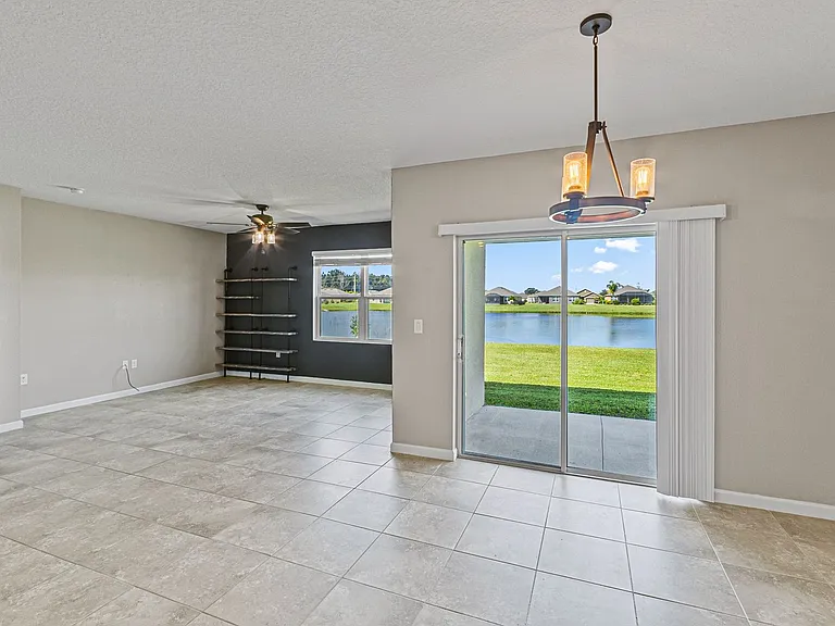 465 Sorrento Dr — Photo 29