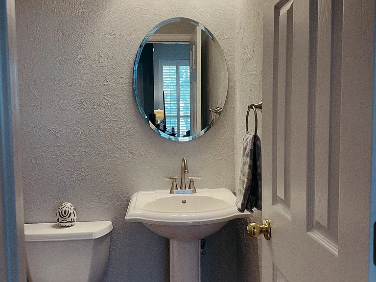 Main Floor _ Bath