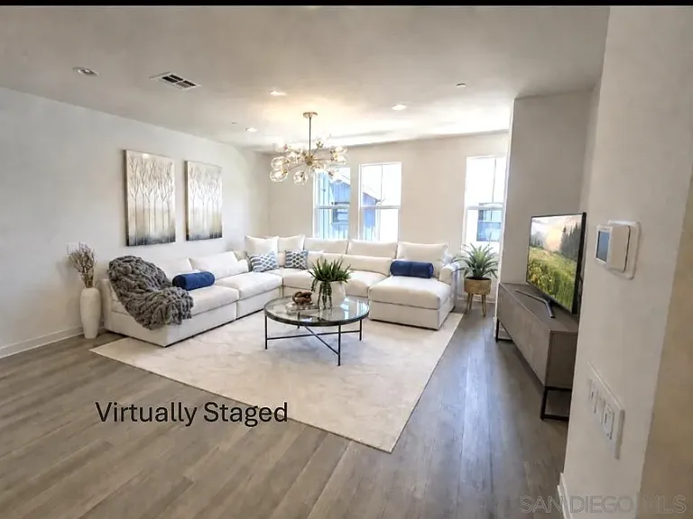 2586 Delphinium Ln — Photo 3