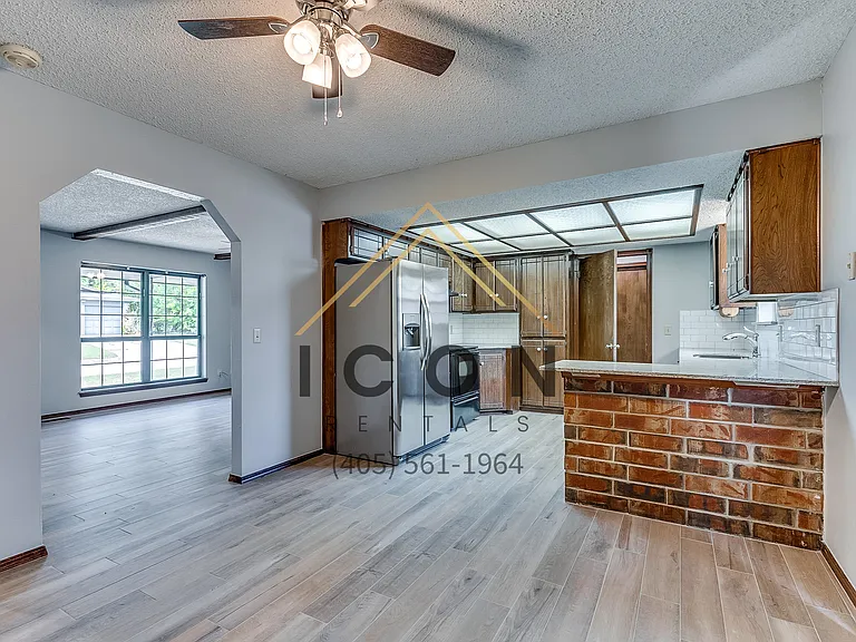 1912 N Gleason Ave — Photo 22