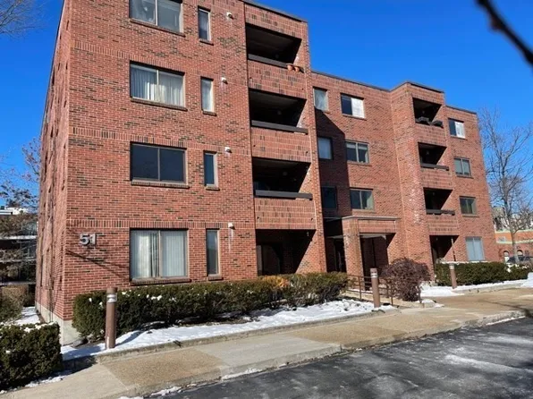51 John St APT 302, Brookline, MA 02446