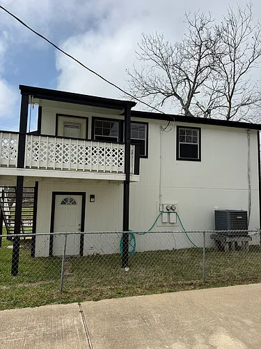 2 1/2 Bayshore Dr Photo 1