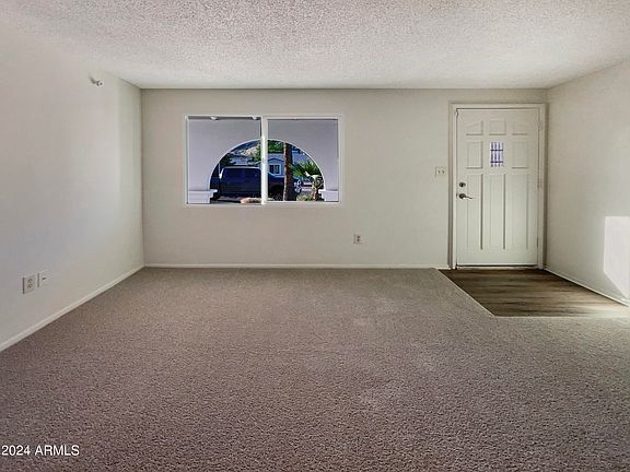 3rd image of 1440 W WILLOW Avenue