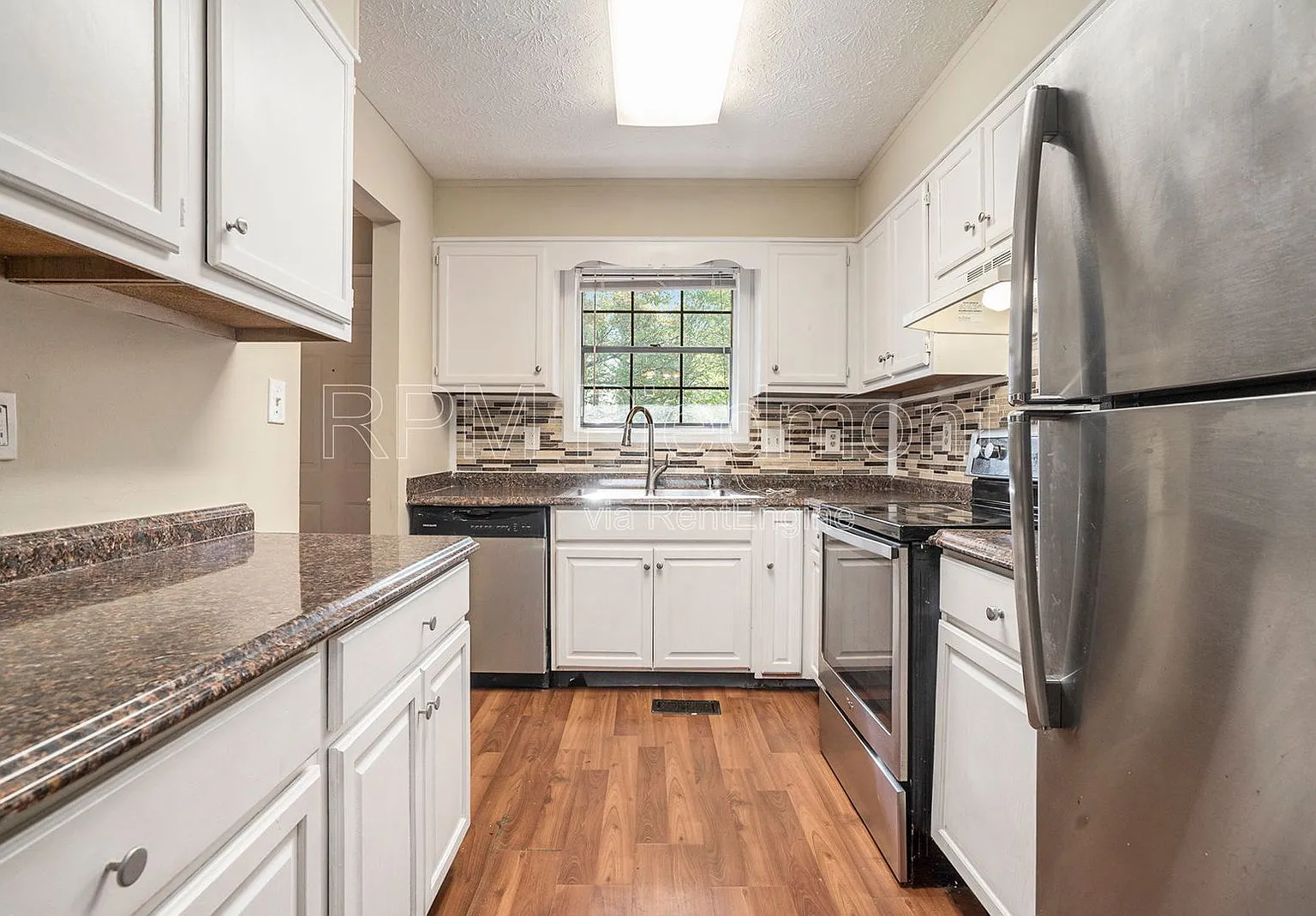 3 bed, 3.0 bath, 1584 sqft, $1,550 — Photo 4