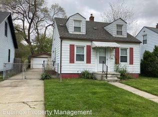 19381 Beaconsfield St, Harper Woods, MI 48225