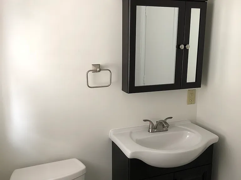 18 Main St #3 — Photo 5
