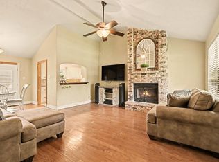 1010 E Belgravia Dr, Pearland, TX 77584