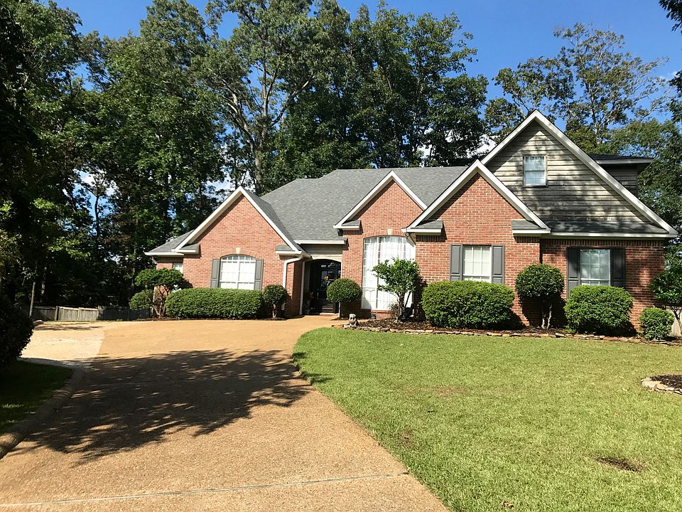 1st image of 268 Woodland Brook Dr