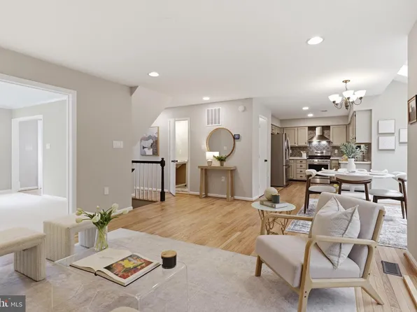 3563 Armfield Farm Dr, Chantilly, VA 20151