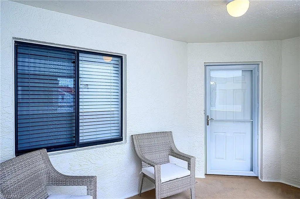 2 bed, 2.0 bath, 1350 sqft, $7,800 — Photo 4