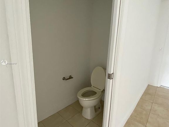 5th image of 107 Mendoza Ave APT 402