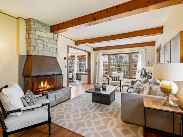 6166 N Santa Monica BOULEVARD, Whitefish Bay, WI 53217