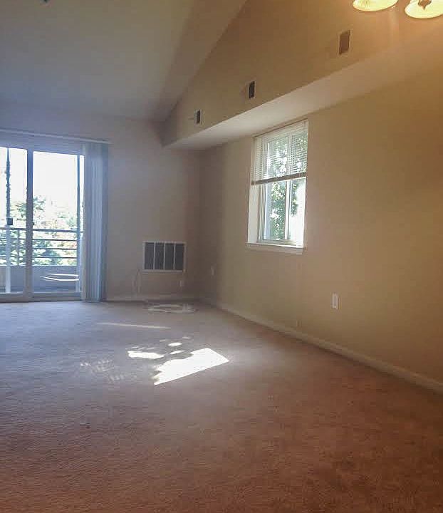 2nd image of 1317 W Airy St APT C5