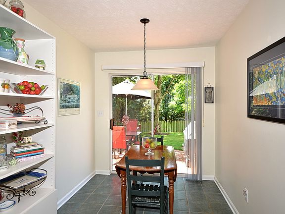 4th image of 1195 Birchwood Ln