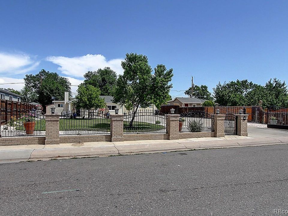 1st image of 4405 W Dakota Ave